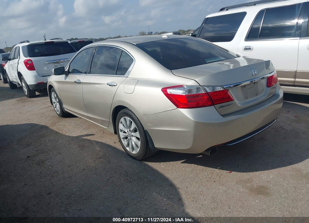 2013 HONDA ACCORD EX-L V-6 VIN: 1HGCR3F82DA030684