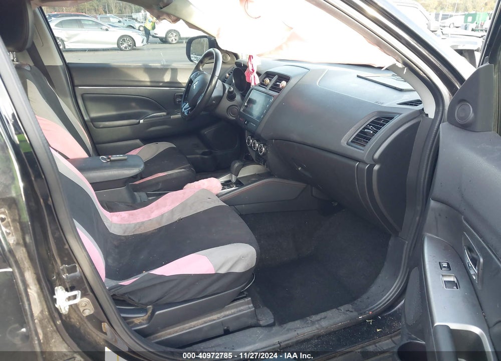 2018 MITSUBISHI OUTLANDER SPORT 2.4 SE VIN: JA4AP3AW2JZ011447