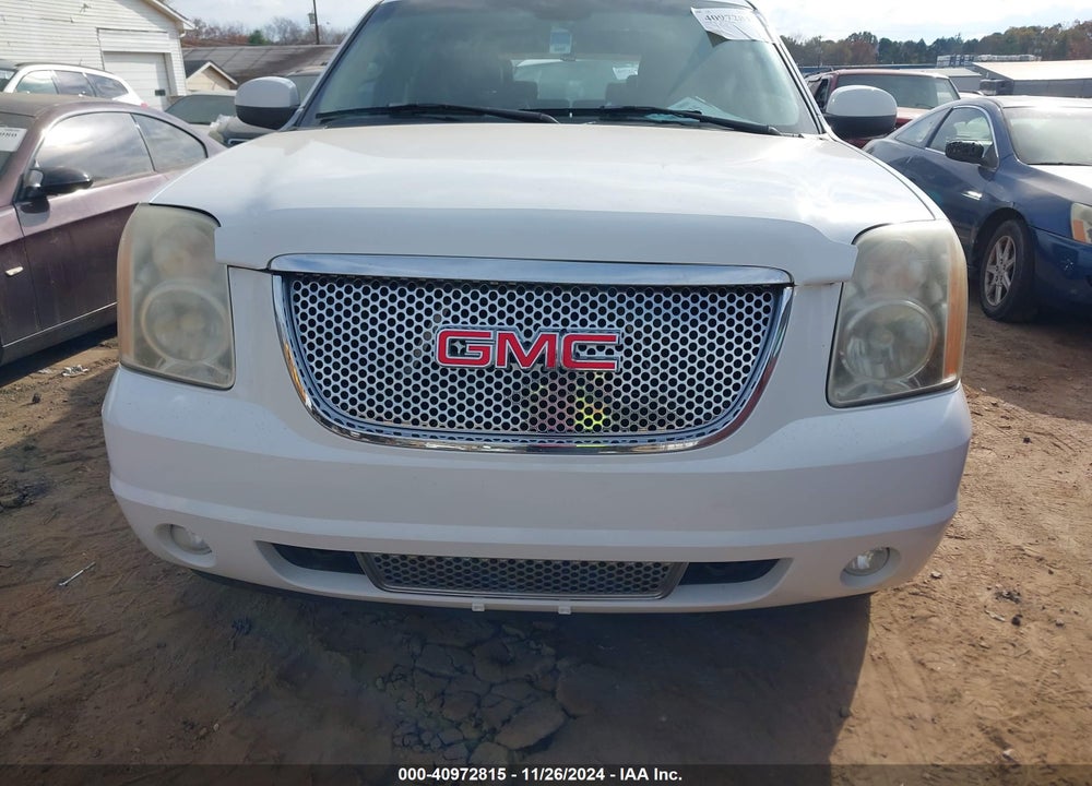 2008 GMC YUKON DENALI VIN: 1GKFK63818J160195