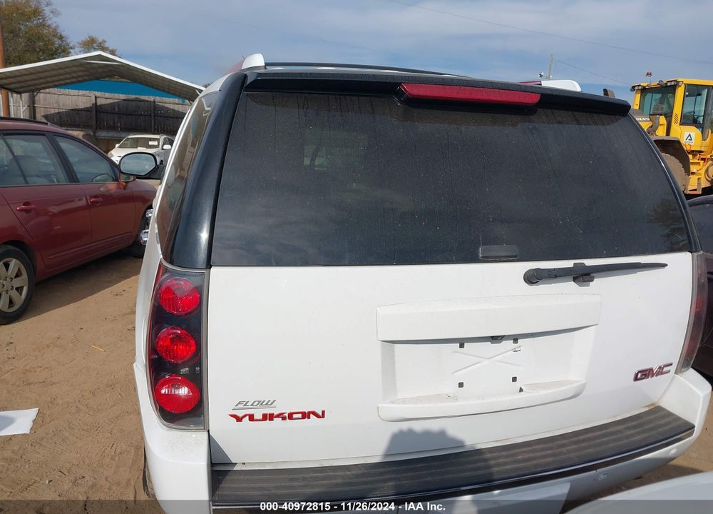 2008 GMC YUKON DENALI VIN: 1GKFK63818J160195