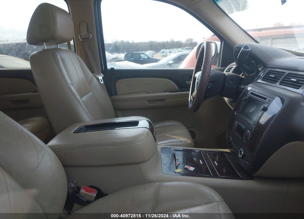 2008 GMC YUKON DENALI VIN: 1GKFK63818J160195
