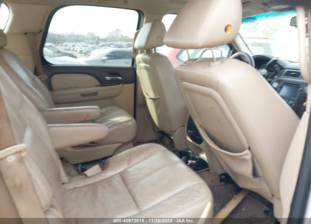 2008 GMC YUKON DENALI VIN: 1GKFK63818J160195