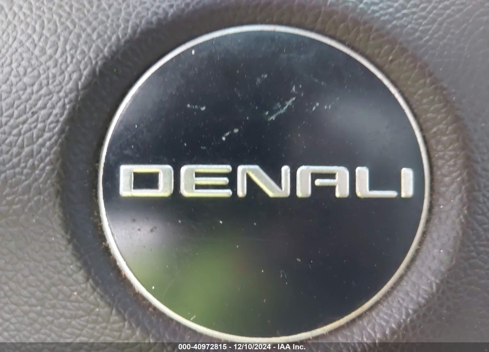 2008 GMC YUKON DENALI VIN: 1GKFK63818J160195
