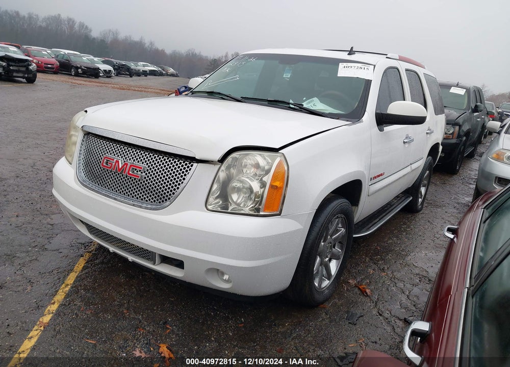 2008 GMC YUKON DENALI VIN: 1GKFK63818J160195