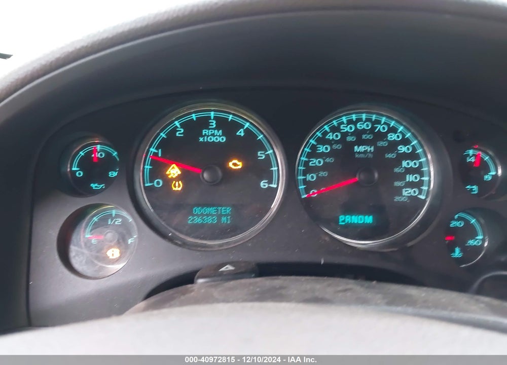 2008 GMC YUKON DENALI VIN: 1GKFK63818J160195