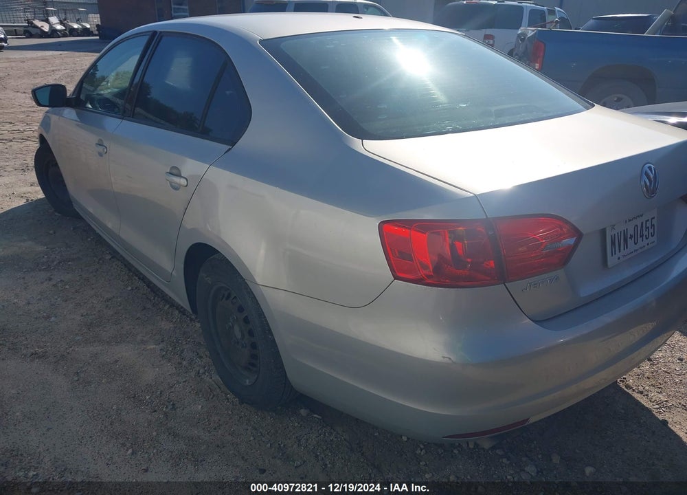 2011 VOLKSWAGEN JETTA 2.0L S VIN: 3VW2K7AJ5BM385751
