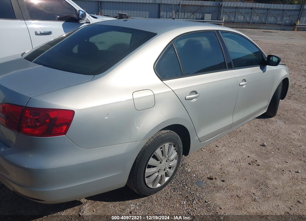 2011 VOLKSWAGEN JETTA 2.0L S VIN: 3VW2K7AJ5BM385751