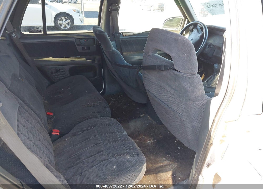 1997 CHEVROLET BLAZER LS VIN: 1GNCS13W2V2134153