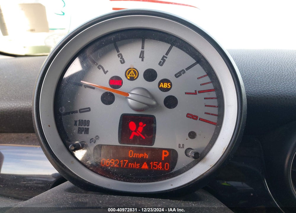 2009 MINI COOPER S VIN: WMWMF73539TW83059