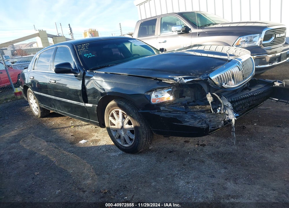 2011 LINCOLN TOWN CAR SIGNATURE LIMITED VIN: 2LNBL8CV1BX765269