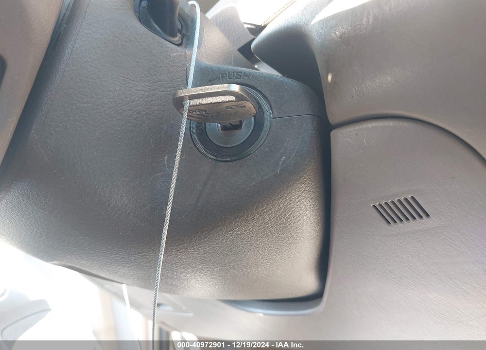 2004 TOYOTA CAMRY LE VIN: 4T1BE32K74U894938