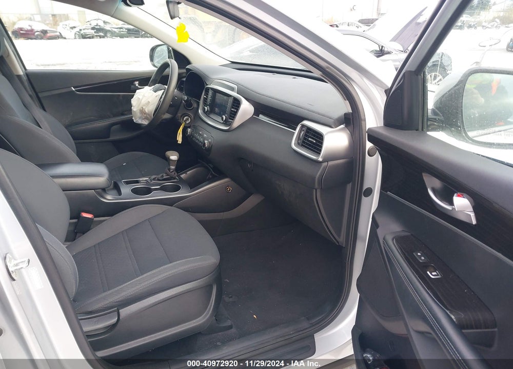 2020 KIA SORENTO 3.3L LX VIN: 5XYPG4A57LG632987