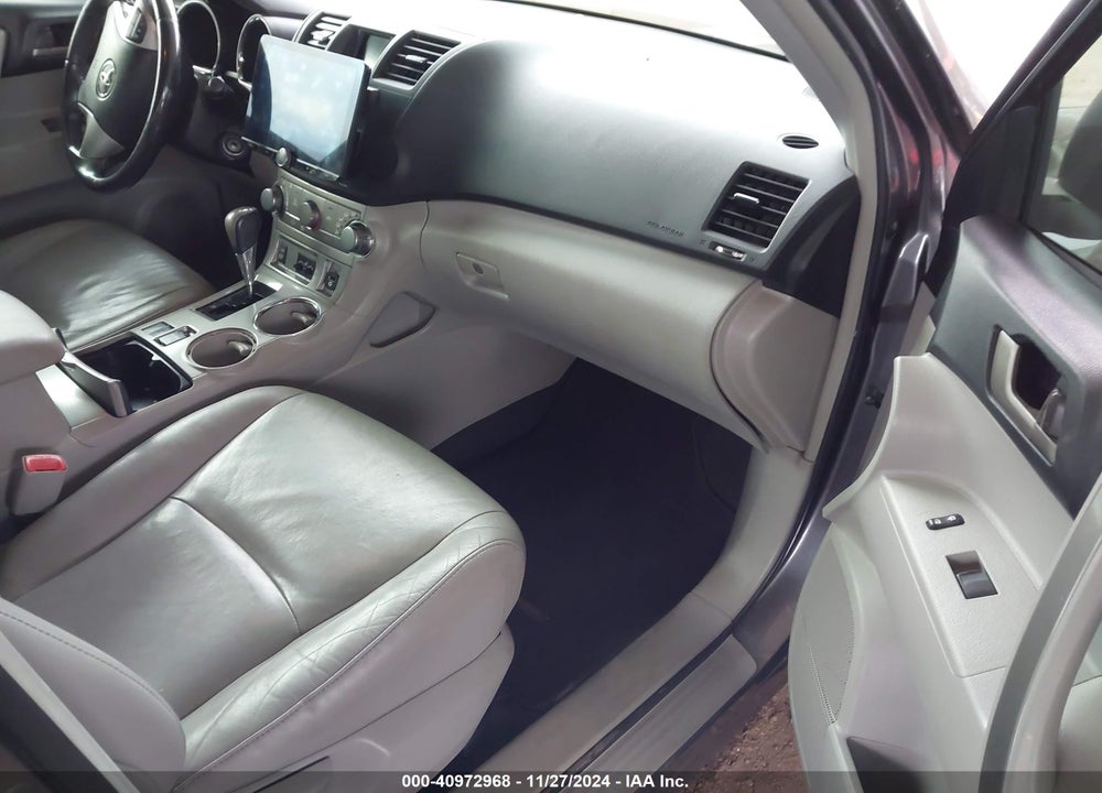 2011 TOYOTA HIGHLANDER SE V6 VIN: 5TDZK3EHXBS047389