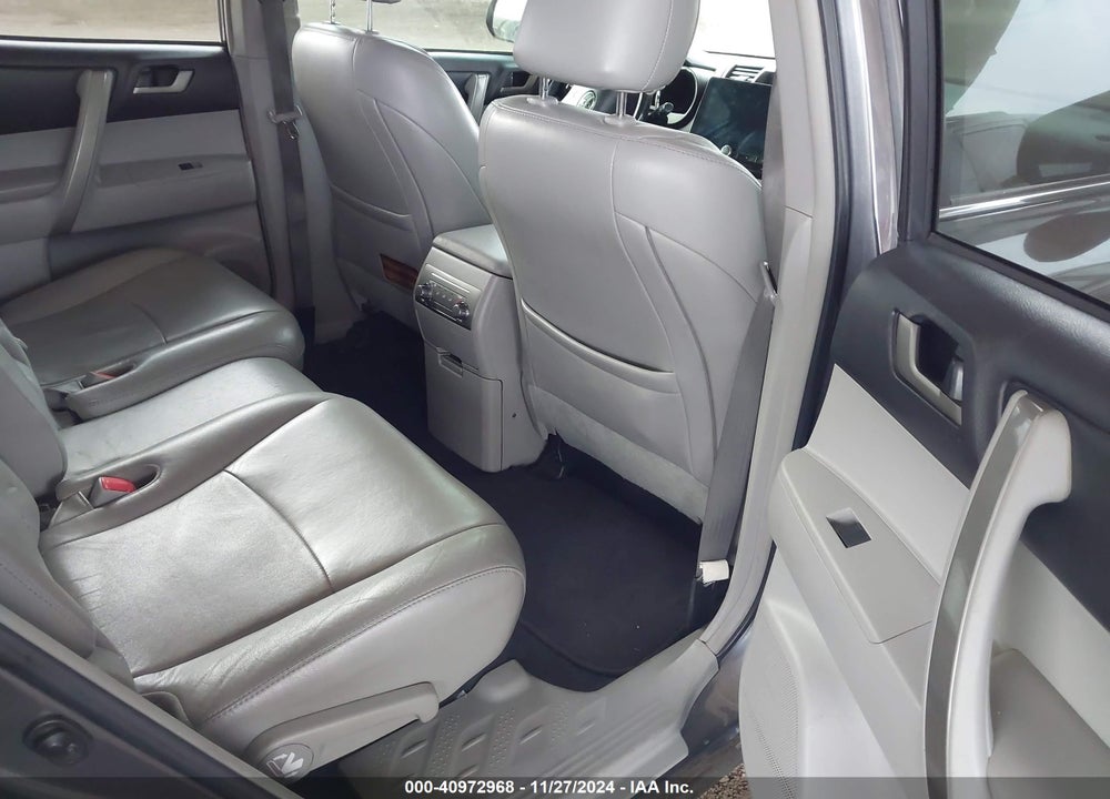 2011 TOYOTA HIGHLANDER SE V6 VIN: 5TDZK3EHXBS047389