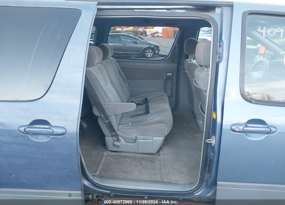 2003 TOYOTA SIENNA CE VIN: 4T3ZF19C73U537604