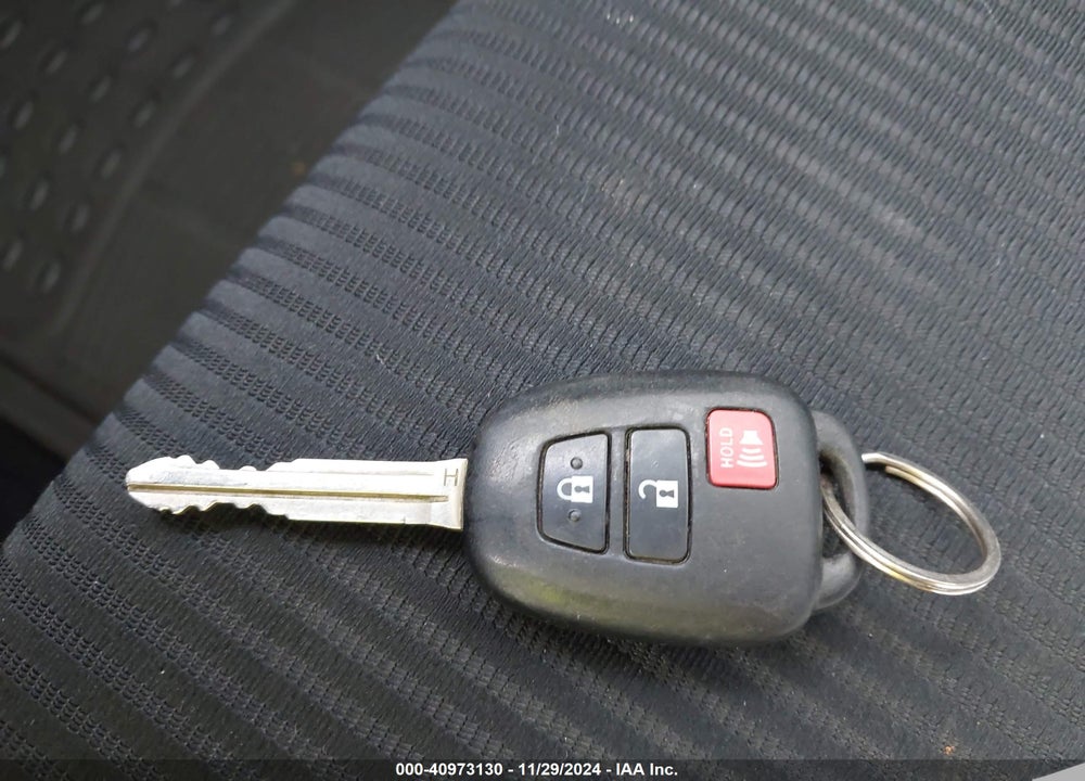 2017 TOYOTA RAV4 LE VIN: 2T3BFREVXHW631605