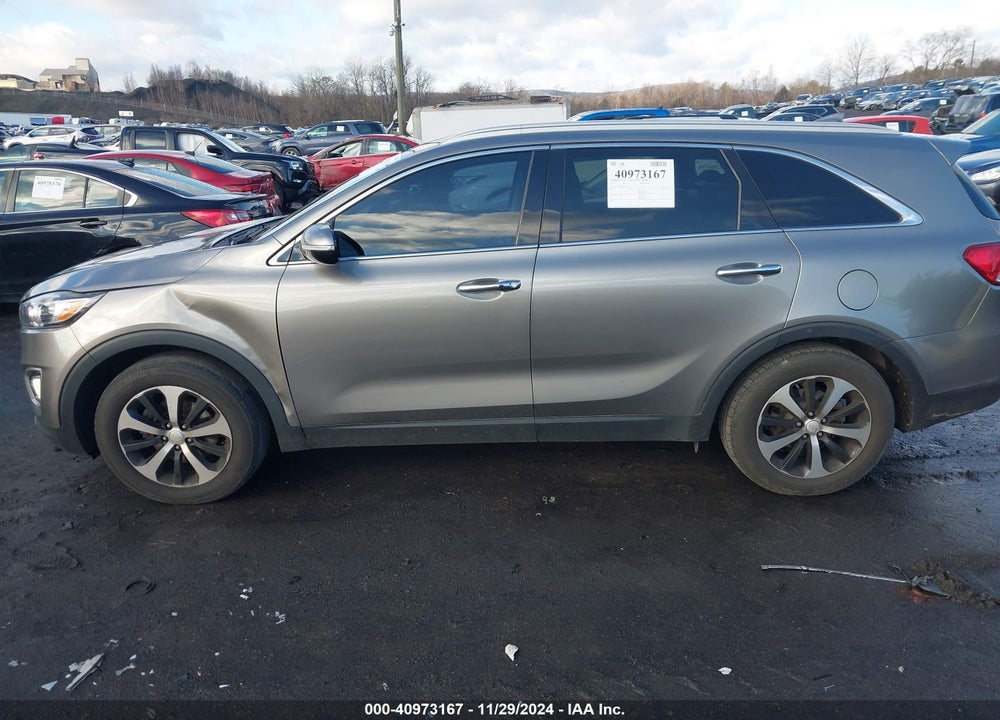 2016 KIA SORENTO 3.3L EX VIN: 5XYPH4A58GG152055