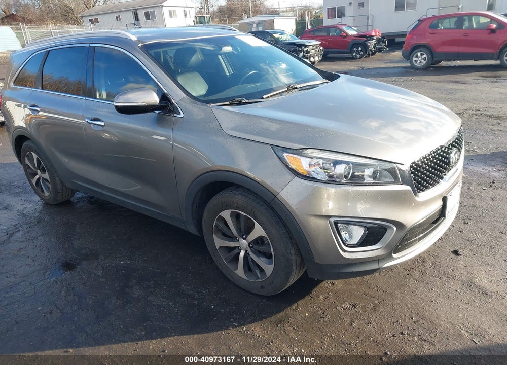 2016 KIA SORENTO 3.3L EX VIN: 5XYPH4A58GG152055