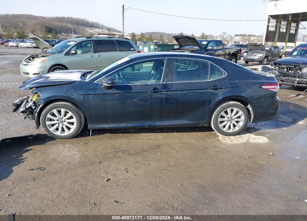 2019 TOYOTA CAMRY LE VIN: 4T1B11HK5KU814394