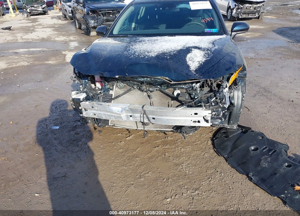 2019 TOYOTA CAMRY LE VIN: 4T1B11HK5KU814394