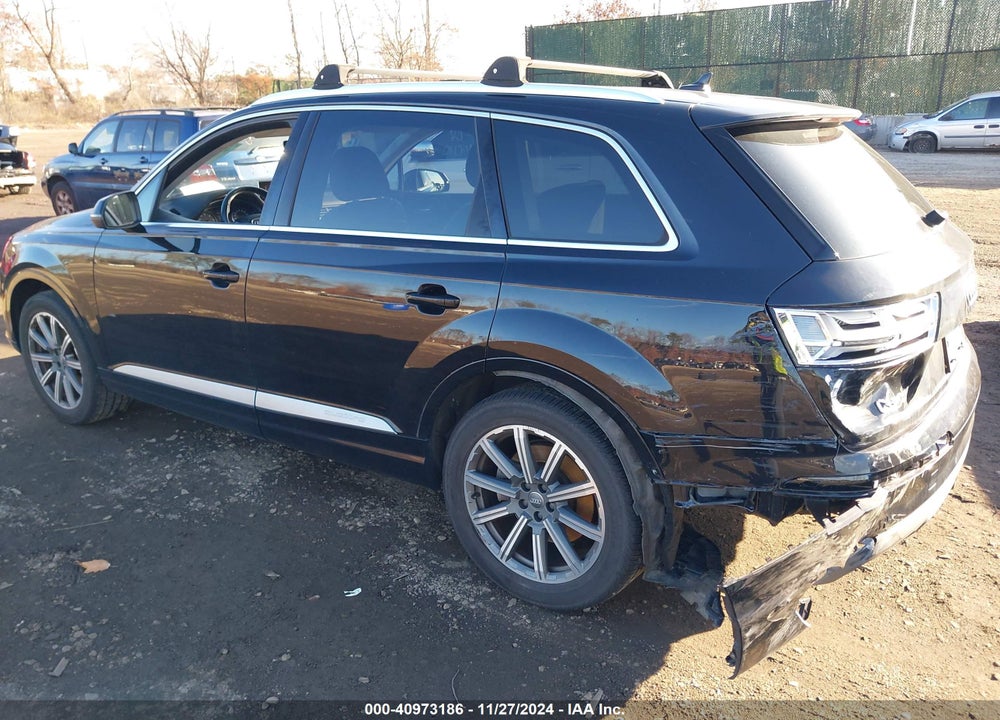 2018 AUDI Q7 3.0T PREMIUM VIN: WA1LAAF78JD037810