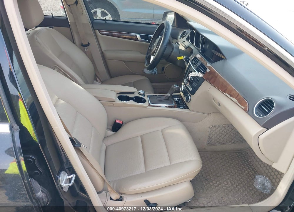 2012 MERCEDES-BENZ C 300 LUXURY 4MATIC/SPORT 4MATIC VIN: WDDGF8BBXCR203235
