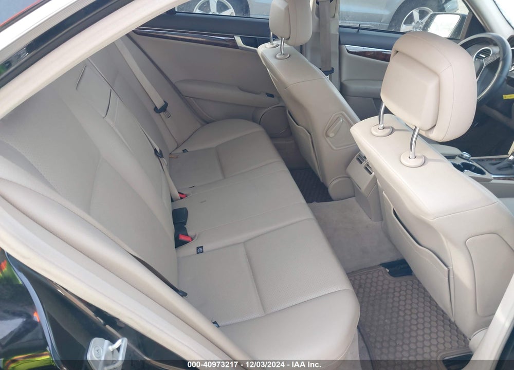 2012 MERCEDES-BENZ C 300 LUXURY 4MATIC/SPORT 4MATIC VIN: WDDGF8BBXCR203235