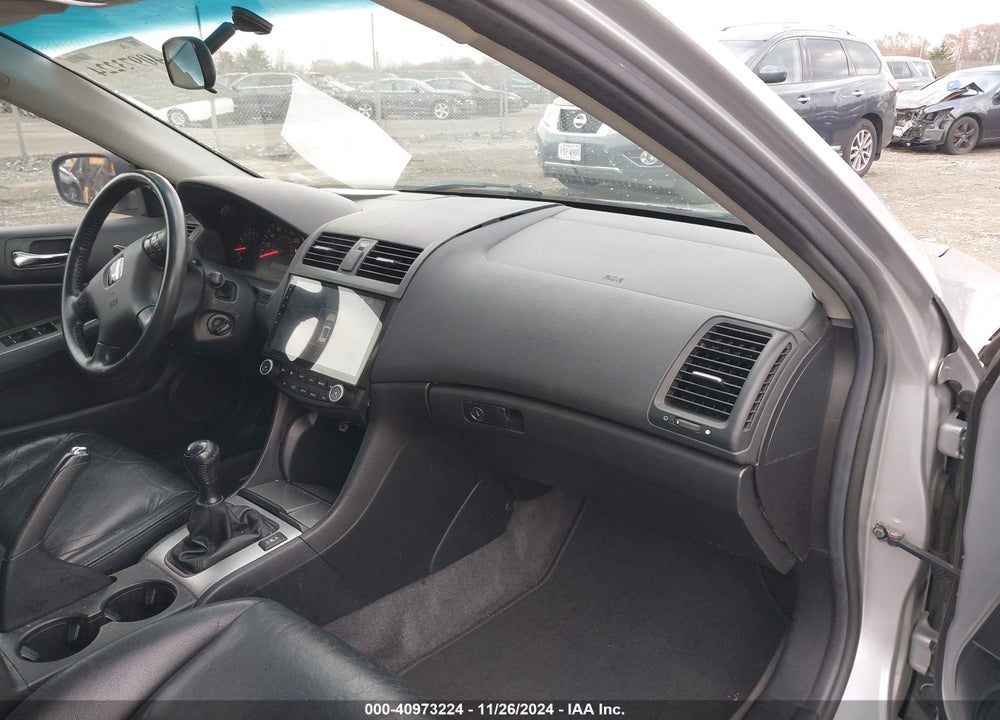 2004 HONDA ACCORD 2.4 EX VIN: 1HGCM55804A050105