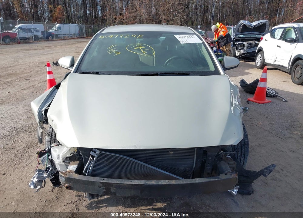 2017 HYUNDAI ELANTRA SE VIN: KMHD84LFXHU099640
