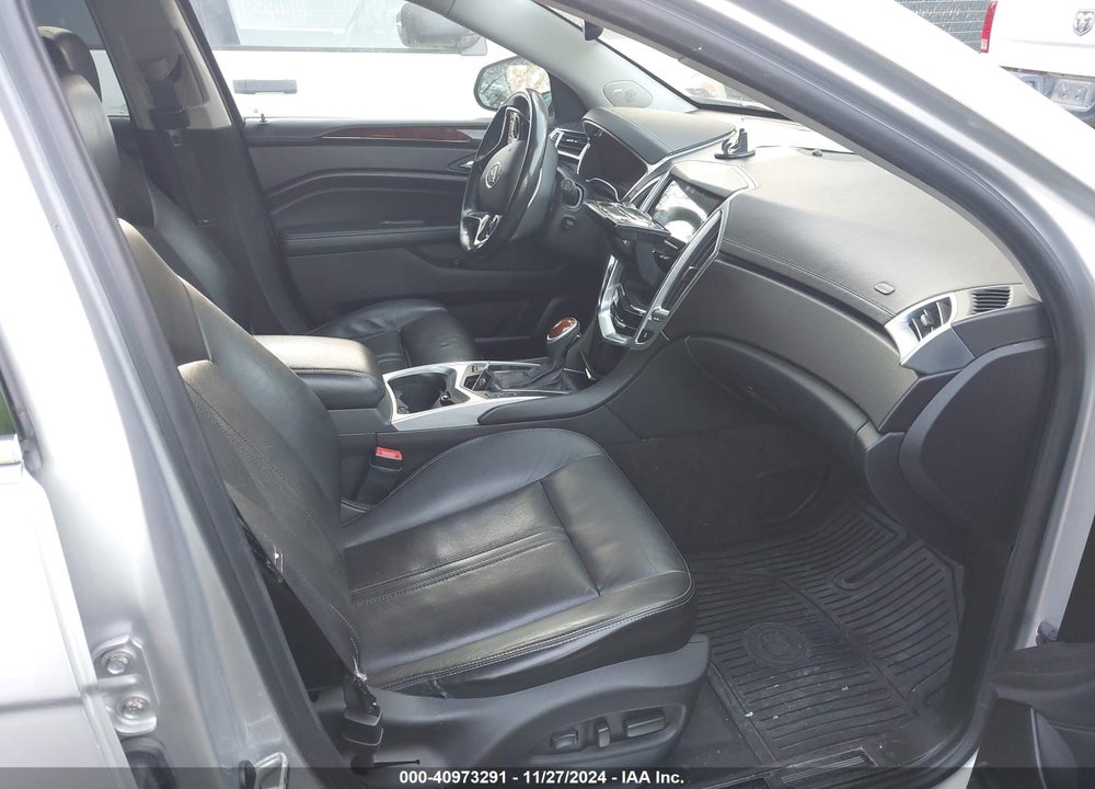 2013 CADILLAC SRX LUXURY COLLECTION VIN: 3GYFNGE31DS640640
