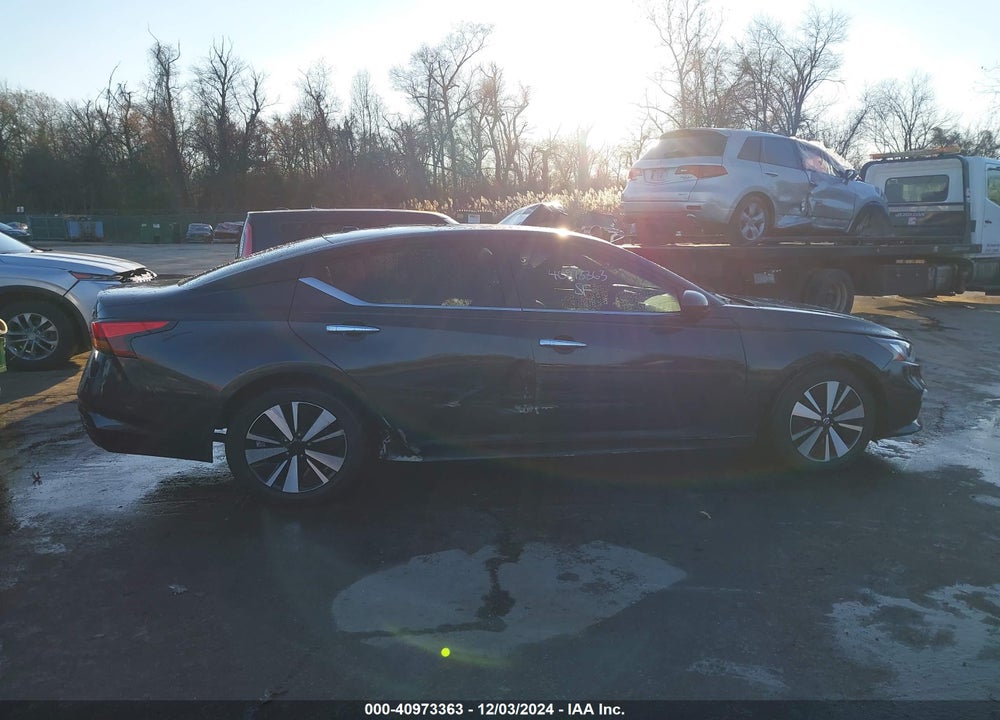 2021 NISSAN ALTIMA SV FWD VIN: 1N4BL4DV6MN405002