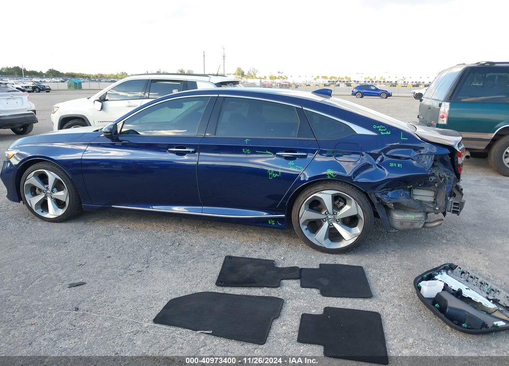 2018 HONDA ACCORD VIN: 1HGCV1F93JA041892