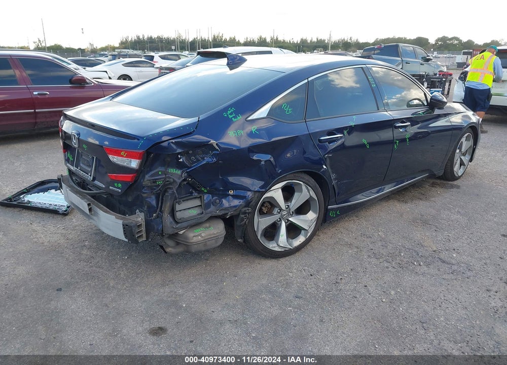 2018 HONDA ACCORD VIN: 1HGCV1F93JA041892