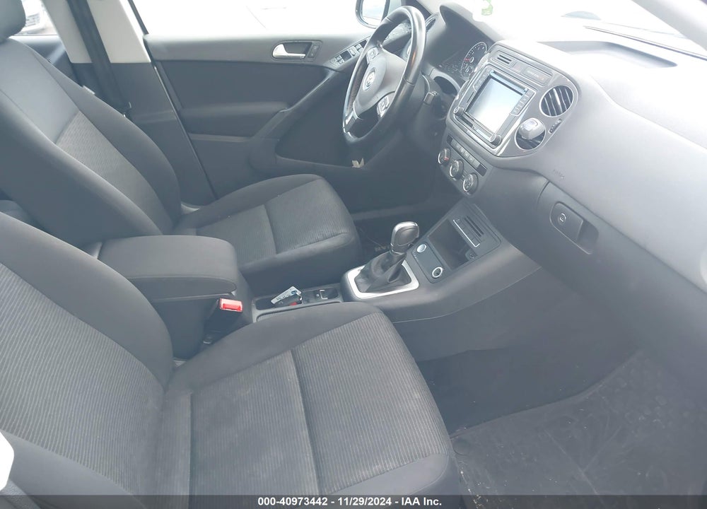 2017 VOLKSWAGEN TIGUAN 2.0T S VIN: WVGBV7AX6HK047771
