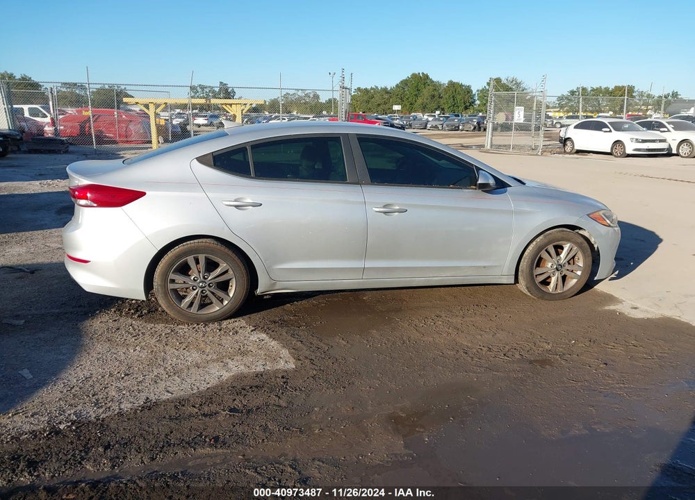 2017 HYUNDAI ELANTRA SE VIN: 5NPD84LF5HH007252