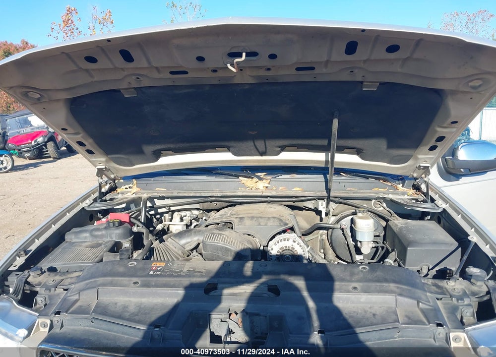 2011 CHEVROLET SUBURBAN 1500 LT1 VIN: 1GNSCJE02BR302264
