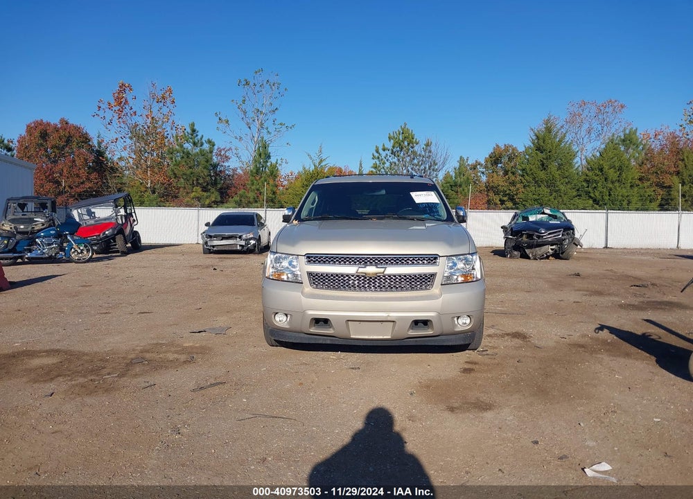 2011 CHEVROLET SUBURBAN 1500 LT1 VIN: 1GNSCJE02BR302264