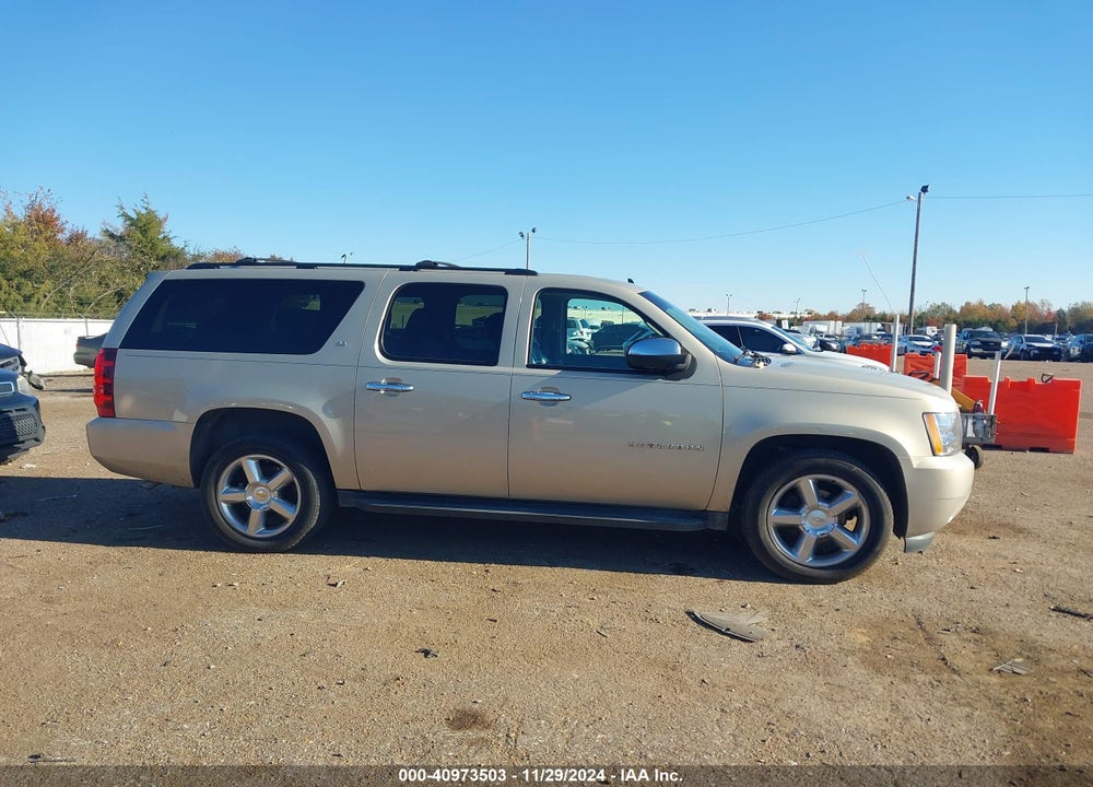 2011 CHEVROLET SUBURBAN 1500 LT1 VIN: 1GNSCJE02BR302264