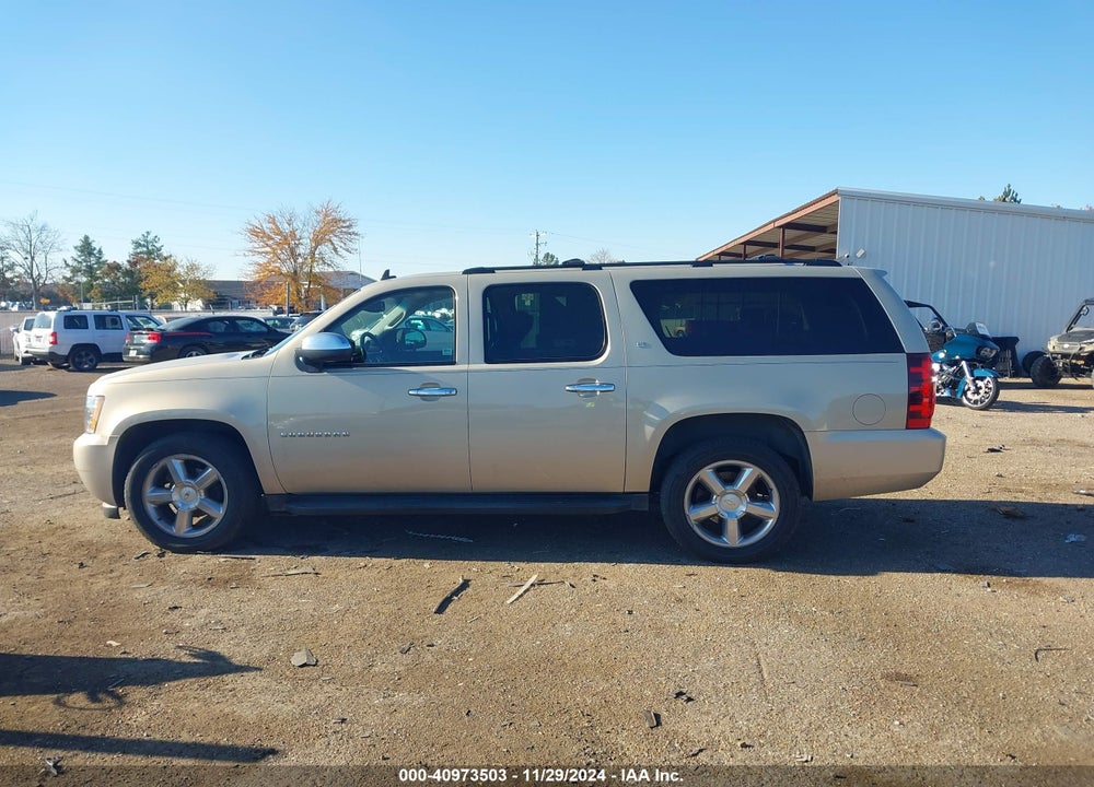 2011 CHEVROLET SUBURBAN 1500 LT1 VIN: 1GNSCJE02BR302264