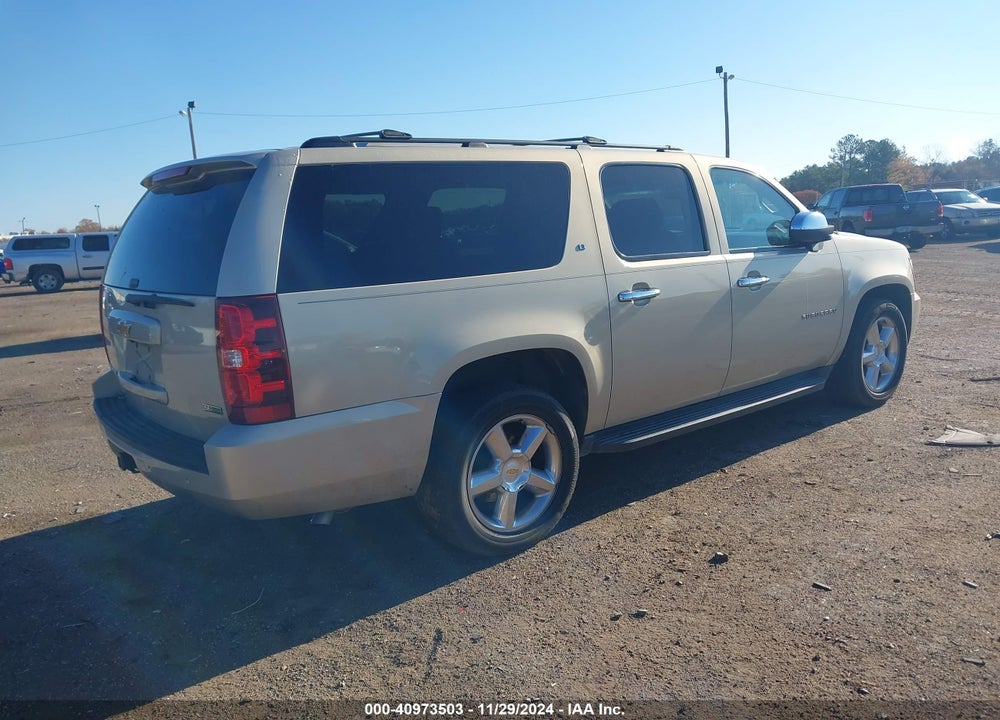 2011 CHEVROLET SUBURBAN 1500 LT1 VIN: 1GNSCJE02BR302264