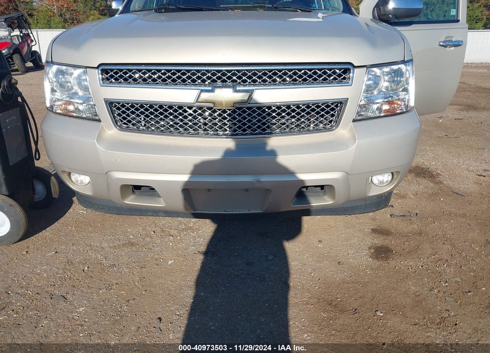 2011 CHEVROLET SUBURBAN 1500 LT1 VIN: 1GNSCJE02BR302264