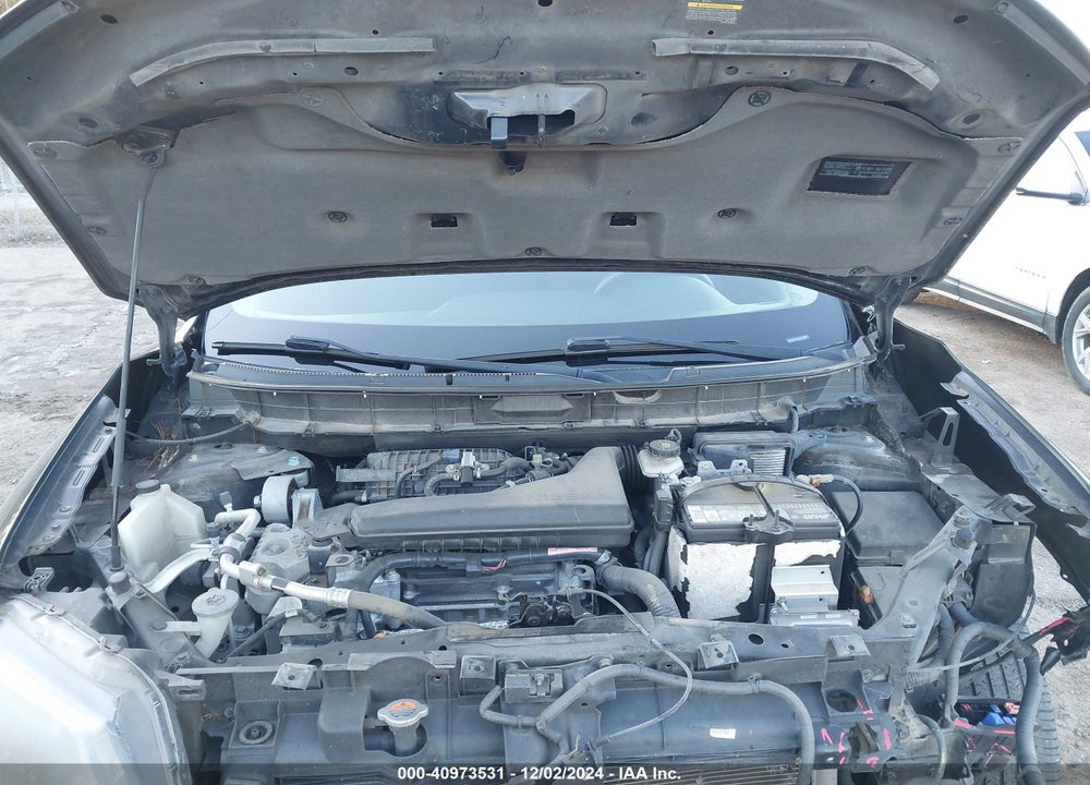 2015 NISSAN ROGUE S VIN: 5N1AT2ML4FC907896