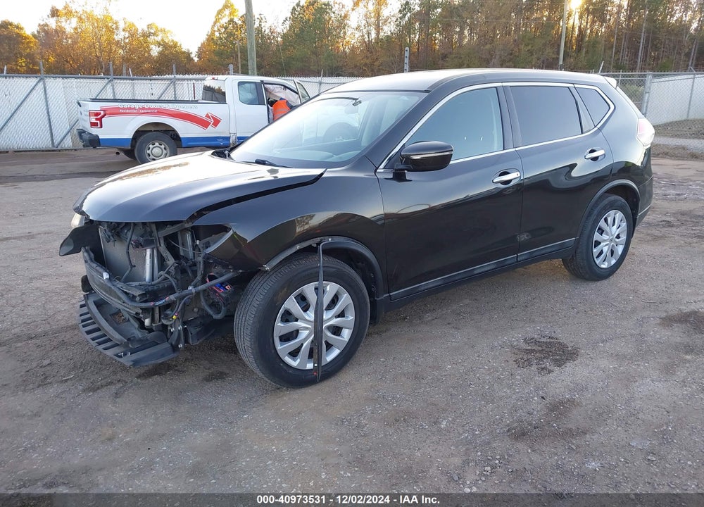 2015 NISSAN ROGUE S VIN: 5N1AT2ML4FC907896