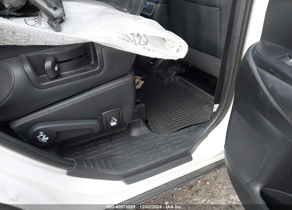 2019 TOYOTA HIGHLANDER XLE VIN: 5TDJZRFH3KS930051