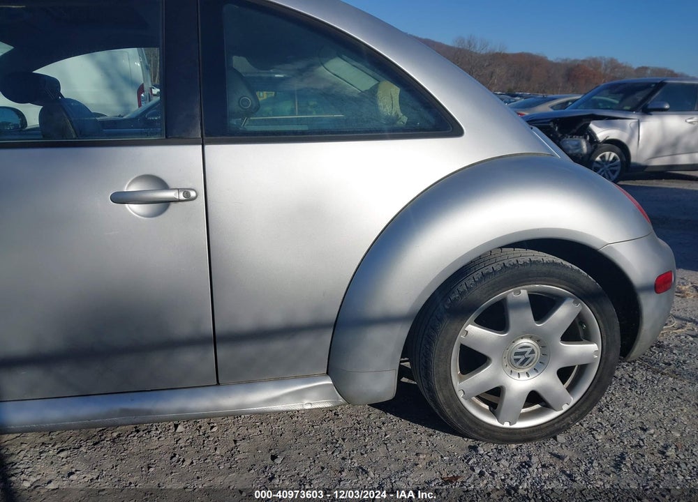 2002 VOLKSWAGEN NEW BEETLE GLX VIN: 3VWDD21C32M457585