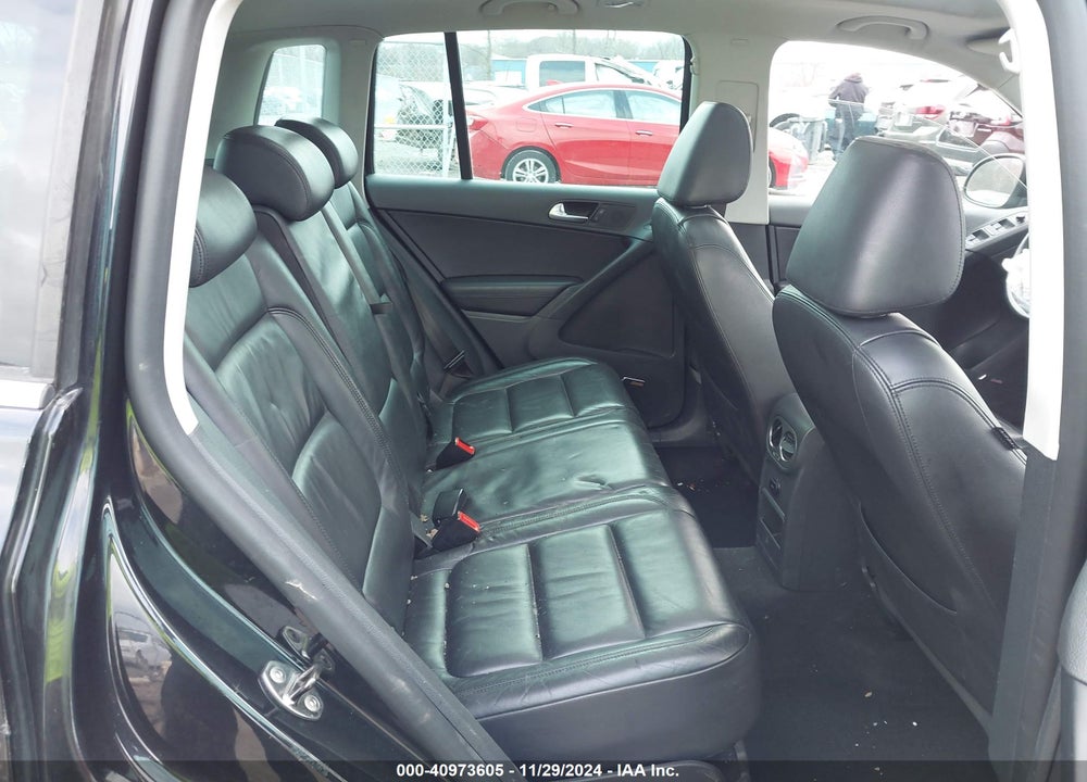 2010 VOLKSWAGEN TIGUAN SEL VIN: WVGBV7AX9AW526894