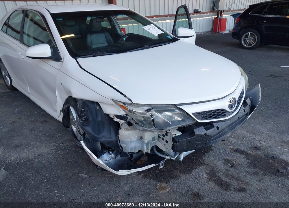 2014 TOYOTA CAMRY SE VIN: 4T1BF1FK9EU749719