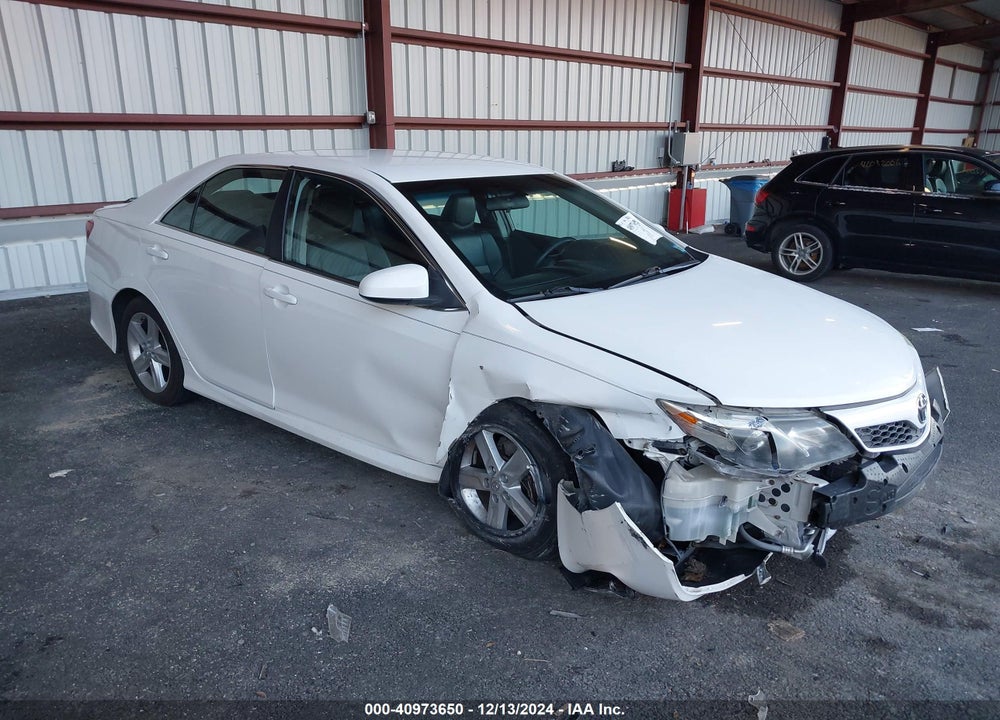 2014 TOYOTA CAMRY SE VIN: 4T1BF1FK9EU749719