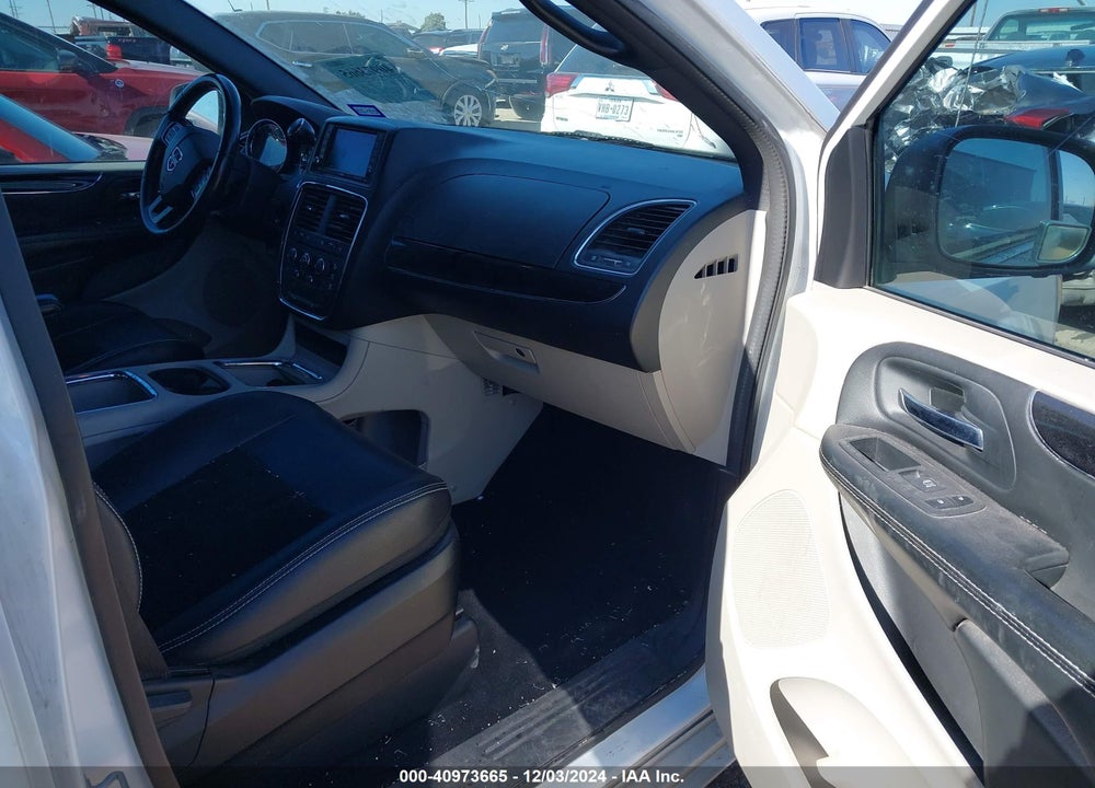 2018 DODGE GRAND CARAVAN SXT VIN: 2C4RDGCG6JR359681