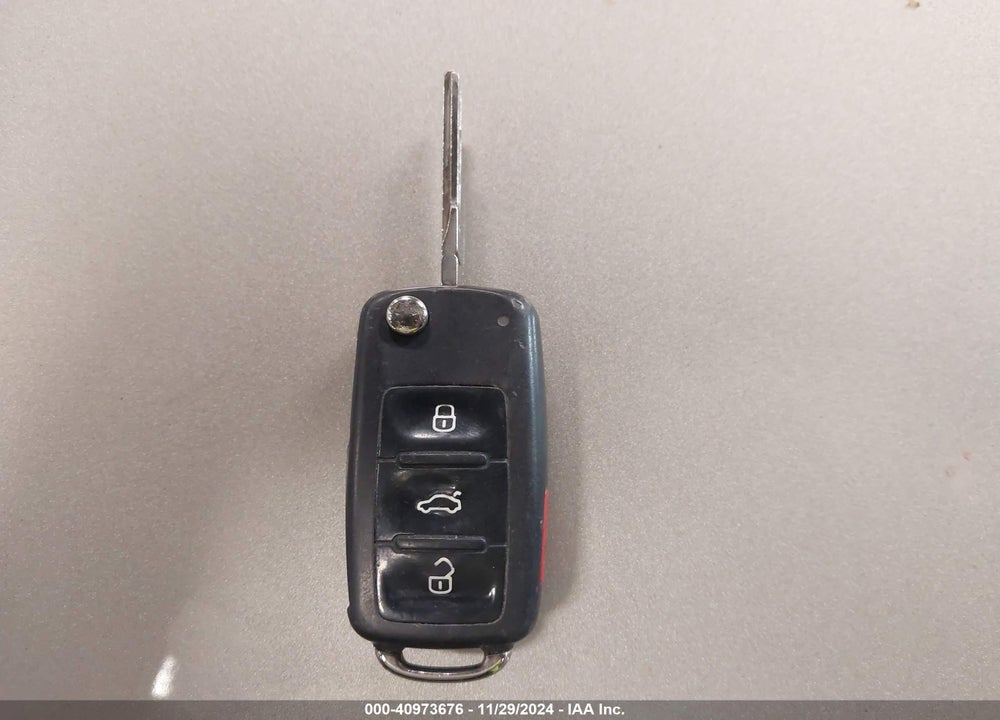 2013 VOLKSWAGEN JETTA 2.5L SE VIN: 3VWDP7AJ4DM217497